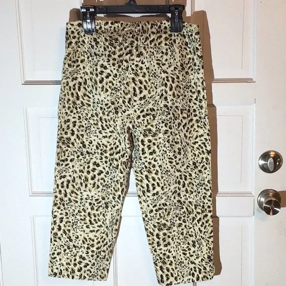 ZAC & RACHEL CHEETAH PRINT CAPRI PANTS WITH TUMMY-SLIMMING MESH PANEL. - Picture 2 of 10